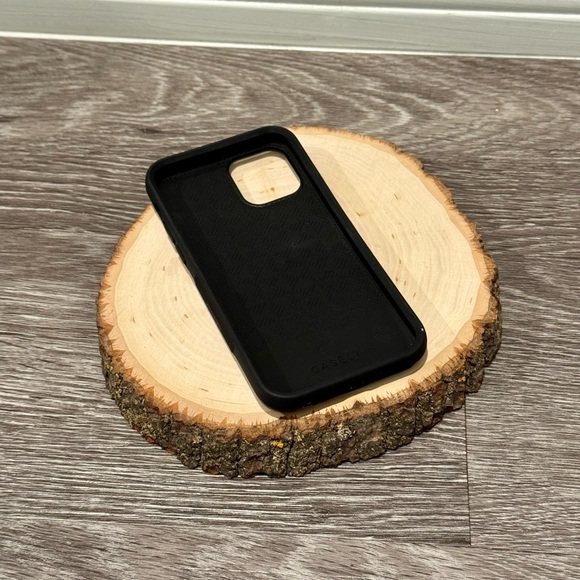 Casely iPhone 11 Pro Max Case Sleek Black Marble with Mag Safe - Picture 5 of 8